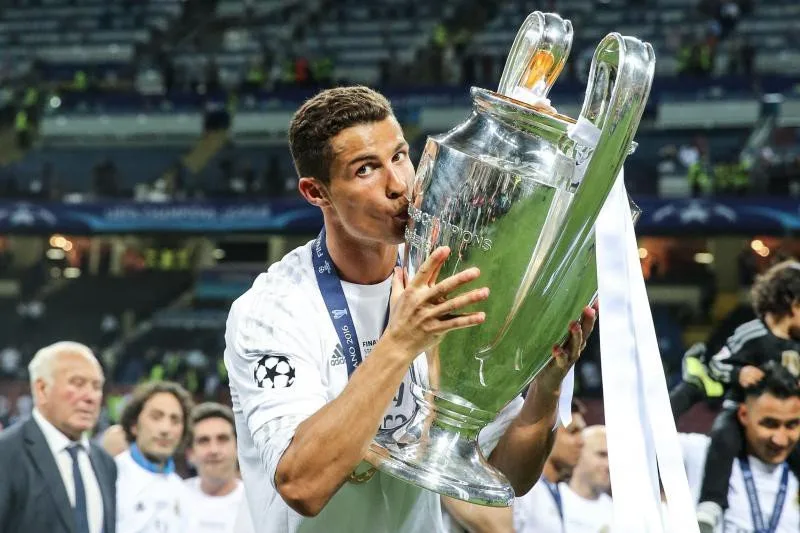 ronaldo bao nhieu tuoi